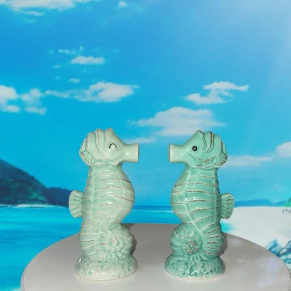 Aqua color kissing seahorse salt and pepper shakers - Picture 3 of 12